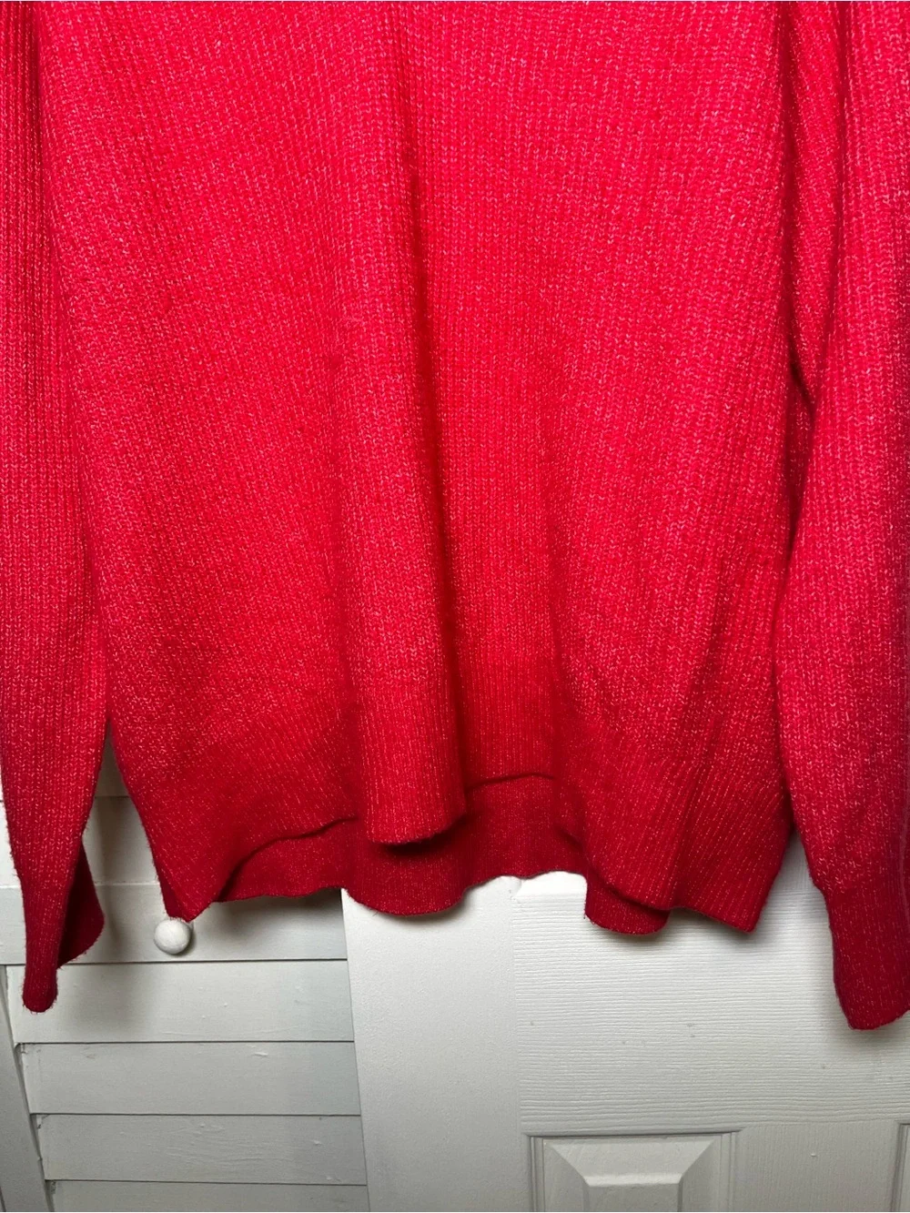 Old Navy Women's Bright Red V-Neck Sweater Size Large
